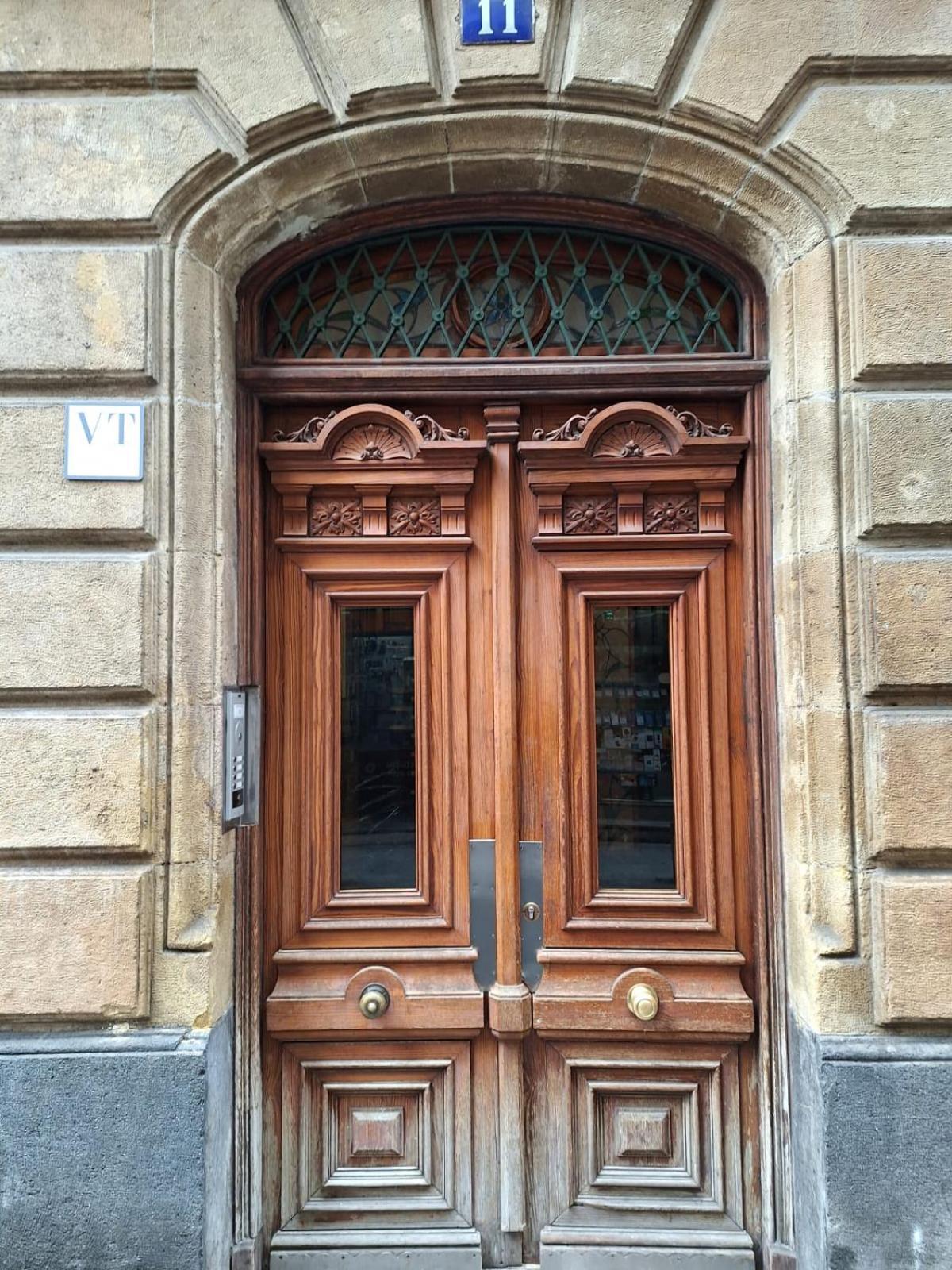 Old Town Core Next To Plaza Nueva Bilbao Luaran gambar
